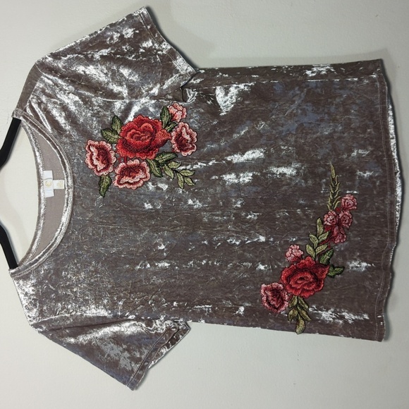 Charming Charlie Crushed Velvet Floral Embroidered Top Junior's Size S - Picture 1 of 6